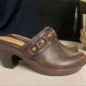 Nature Dory NWOT Studded Leather Clogs Size 6 1/2